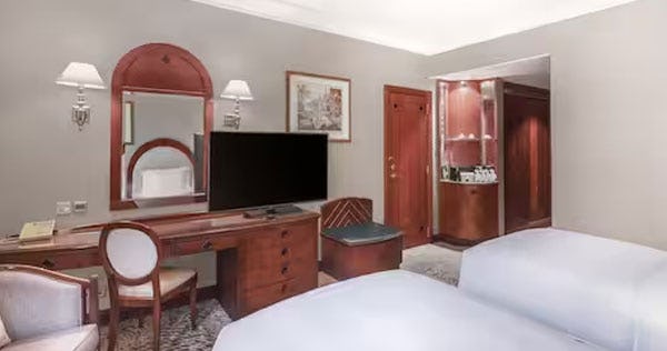 madinah-hilton-twin-guest-room-city_10827