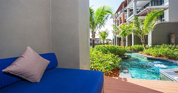 Deluxe Suite Pool Access/Jacuzzi