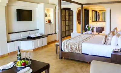 Colonial Club Colonial Junior Suite Ocean Front (Outdoor Jacuzzi)