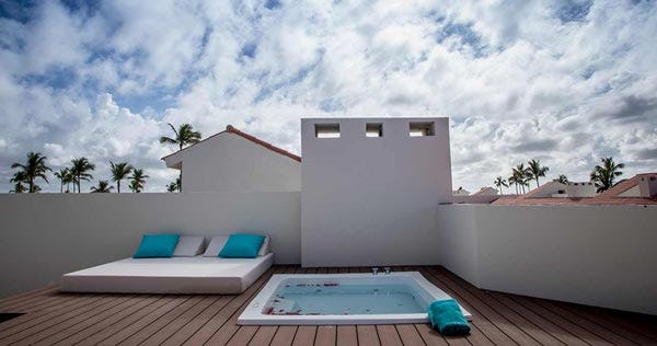 majestic-mirage-punta-cana-family-club-sky-view-suite-roof-top-with-outdoor-jacuzzi-02_11006