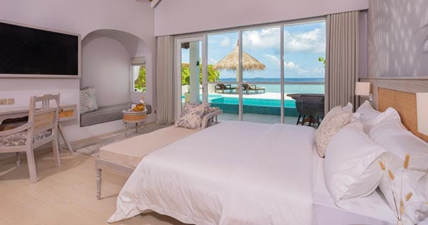 malahini-kuda-bandos-resort-maldives-2-bedroom-sunrise-beach-pool-villa-01_11477