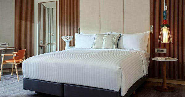malta-marriott-hotel-and-spa-club-room_11145