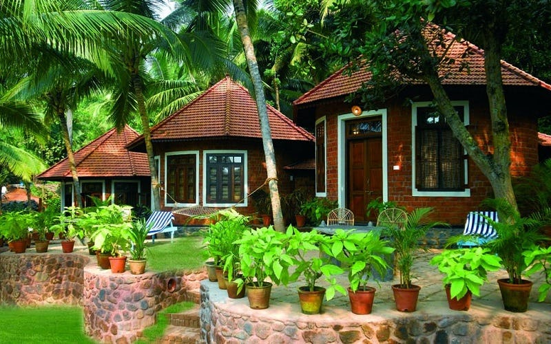 manaltheeram-ayurveda-beach-village-kovalam-kerala-house-deluse-01_1519