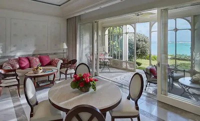 One-Bedroom Beachfront Suite