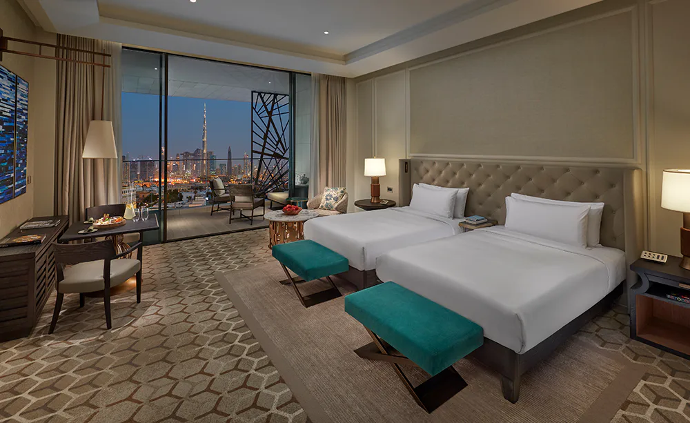 mandarin-oriental-jumeira-dubai-club-deluxe-skyline-view-room_10880