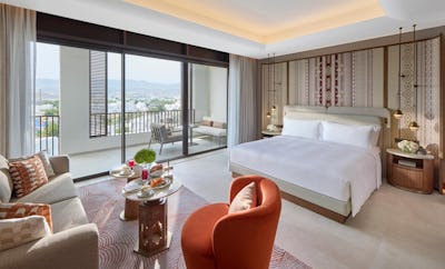 Club Mountain View Room