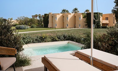 Suite Swim Up with Unico