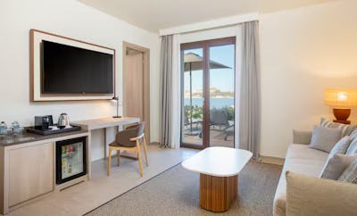 King One Bedroom Suite W/ Sea View - Terrace