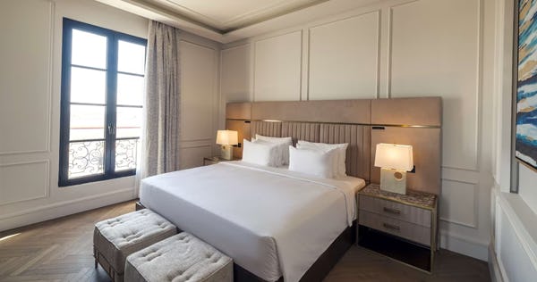 Collection Executive Room with Lounge Access