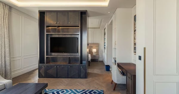 Collection Executive Room with Lounge Access