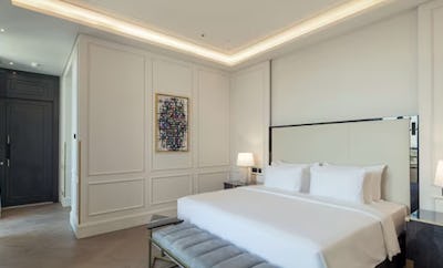 Junior Suite with Lounge Access