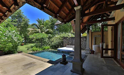 BEACHFRONT LUXURY SUITE POOL VILLA
