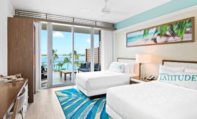 DELUXE OCEANFRONT DOUBLE/DOUBLE