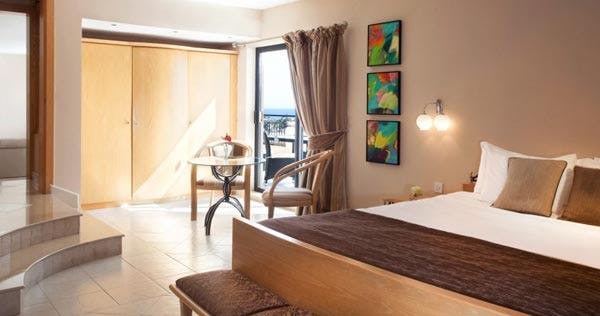 marina-hotel-corinthia-beach-resort-bayview-suites_11109