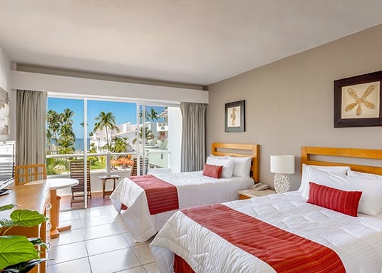 marival-emotions-resort-and-suites-puerto-vallarta-club-room_9236