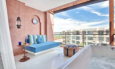 Junior Family Suite Pool View