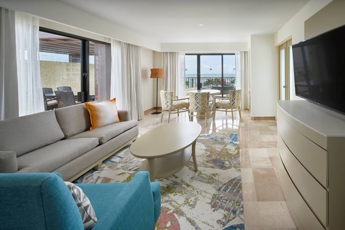 marriott-puerto-vallarta-resort-and-spa-diplomat-suite_9232