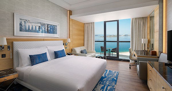 marriott-resort-palm-jumeirah-dubai-palm-m-club-room_11474
