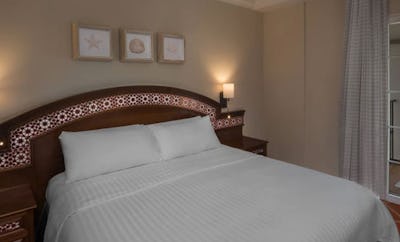 Smaller Guest room, King, Garden view, Balcony