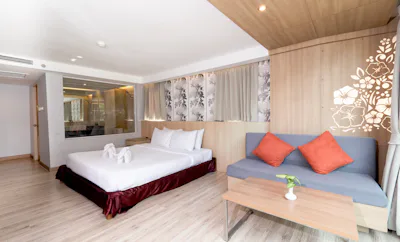 Superior Lake Building (King Bed)