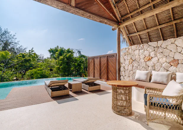 Swim-Up Villa