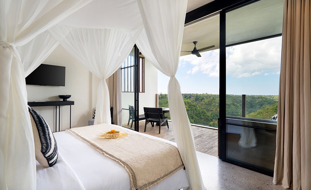 maua-nusa-penida-bali-deluxe-room-balcony-with-valley-view_12800