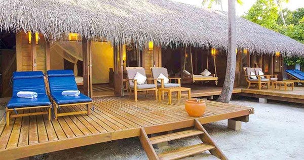 medhufushi-island-resort-beach-villa-suite-01_201