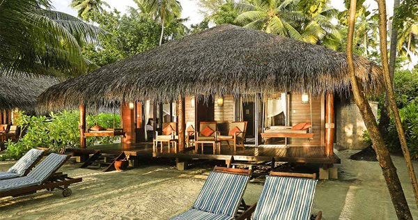 medhufushi-island-resort-semi-detached-beach-villa-01_201