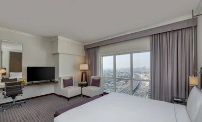 CLUB ROTANA GUEST ROOM – KING & TWIN BEDS