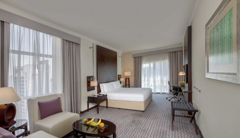 CLUB ROTANA SPACIOUS ROOM – KING & TWIN BEDS