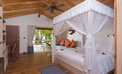 Jacuzzi Beach Villas