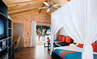 Jacuzzi Beach Villas