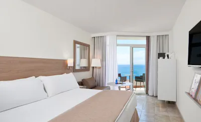 MELIA CONNECTING ROOM FRONTAL SEA VIEW
