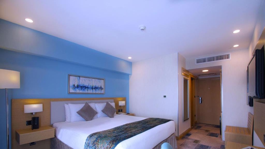 mena-tyche-hotel-amman-jordan-deluxe-room_10840