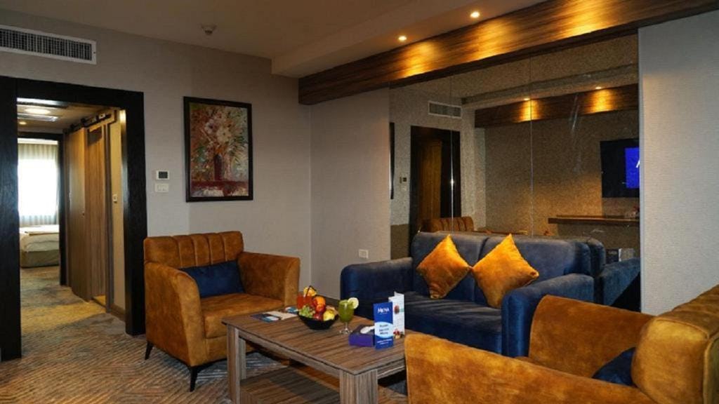 mena-tyche-hotel-amman-jordan-executive-suite_10840