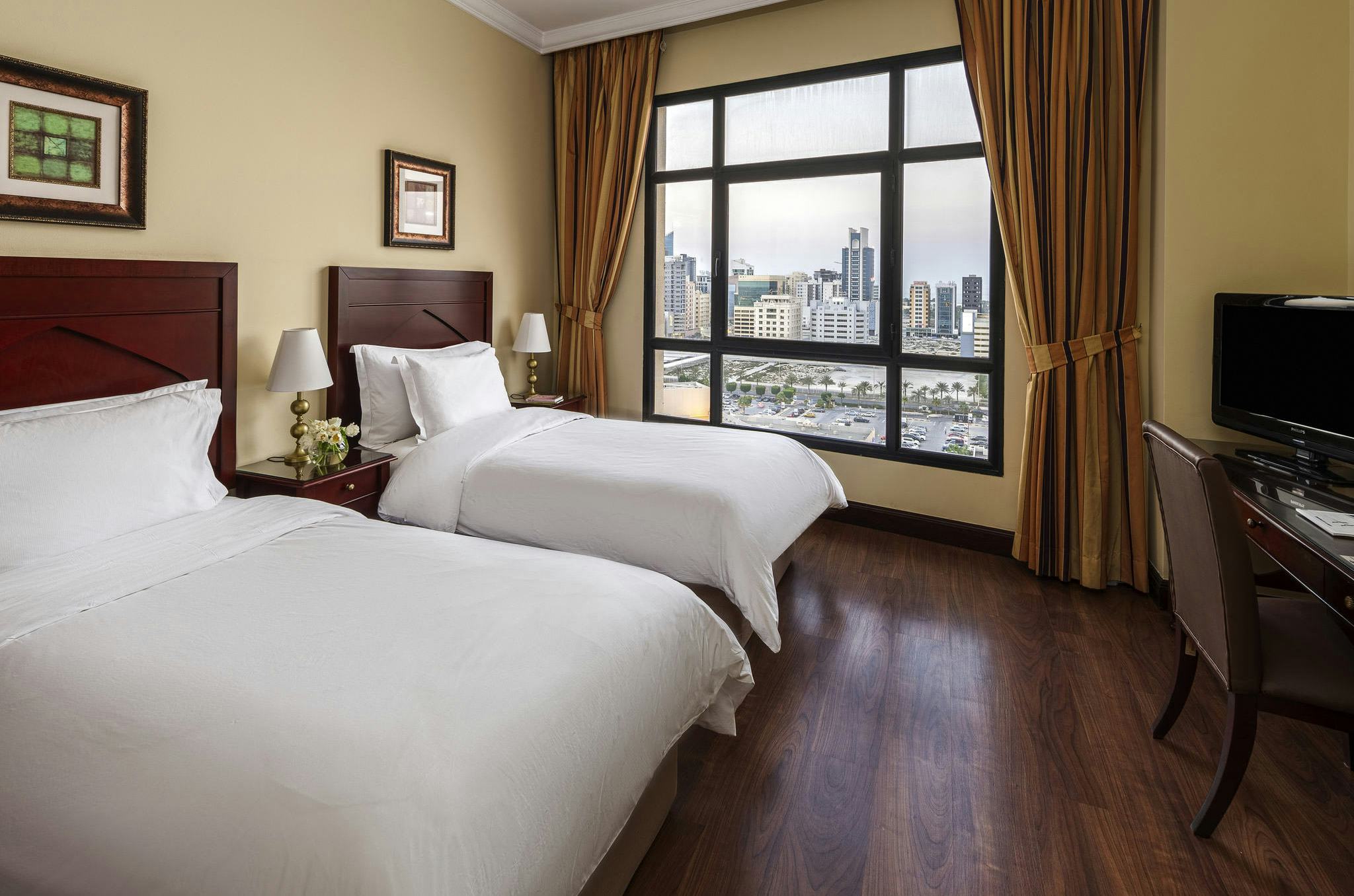 mercure-grand-hotel-seef-bahrain-deluxe-one-bedroom-suite-with-twin-beds_8957