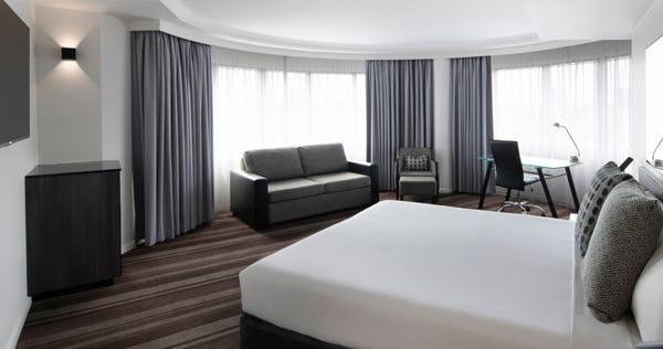 mercure-hotel-sydney-deluxe-room_1121