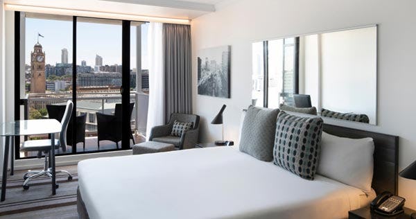 mercure-hotel-sydney-superior-balcony-room_1121
