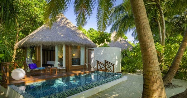 mercure-maldives-kooddoo-resort-beach-pool-villa-01_12381