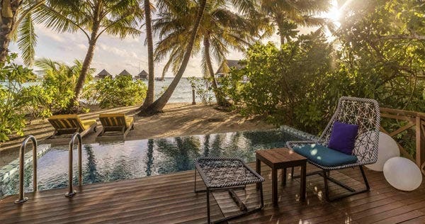 mercure-maldives-kooddoo-resort-beach-pool-villa-03_12381