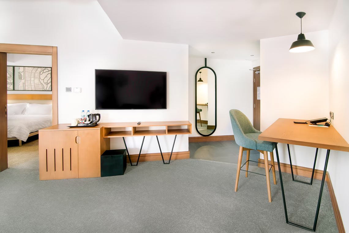 Deluxe Suite Club lounge access, 1 Bedroom Suite, 1 King