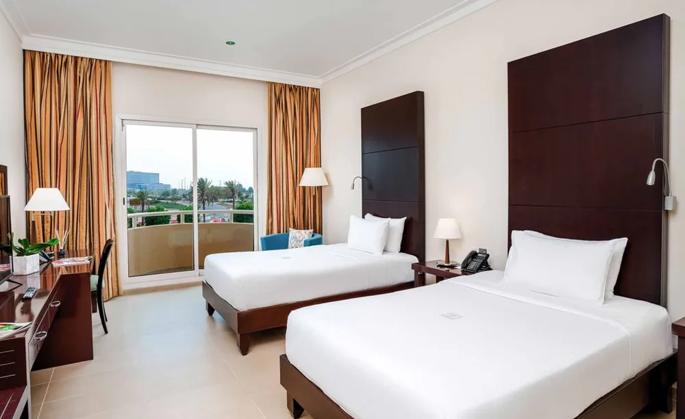 metropolitan-al-mafraq-hotel-abu-dhabi-deluxe-twin-city-view_6877