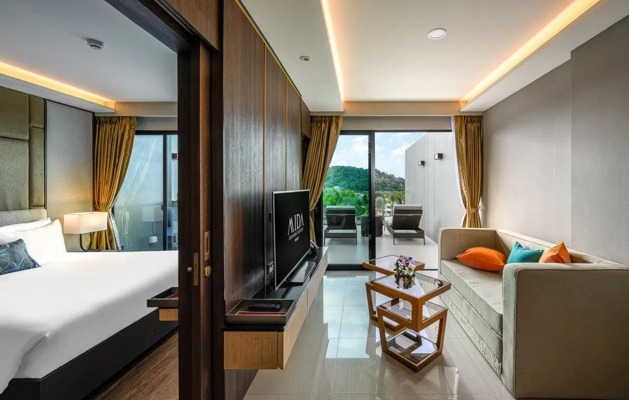 GRANDE DELUXE OCEAN VIEW WITH PLUNGE POOL