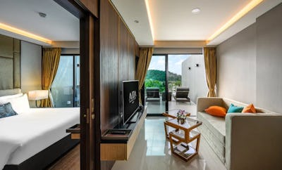 GRANDE DELUXE OCEAN VIEW WITH PLUNGE POOL