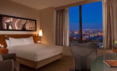 Superior Room with One Queen Bed