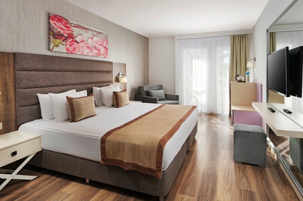 monachus-family-resort-sorgun-antalya-turkey-bungalow-standard-room_9412