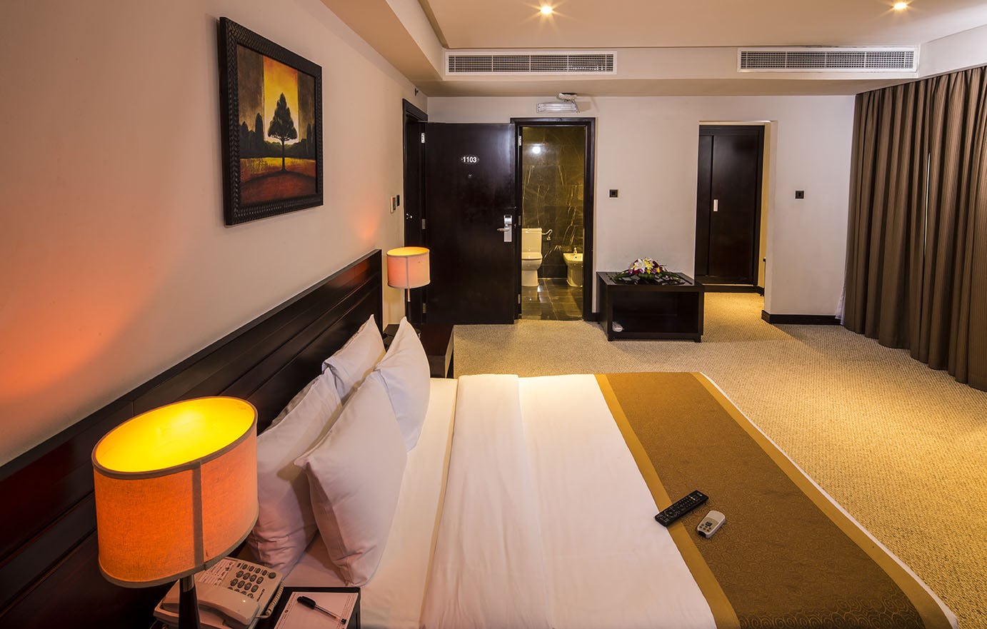 monroe-hotel-bahrain-deluxe-double-king-size-01_8015