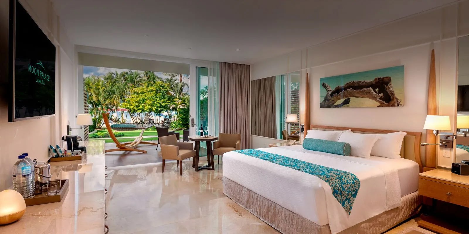 Superior Walk Out Suite