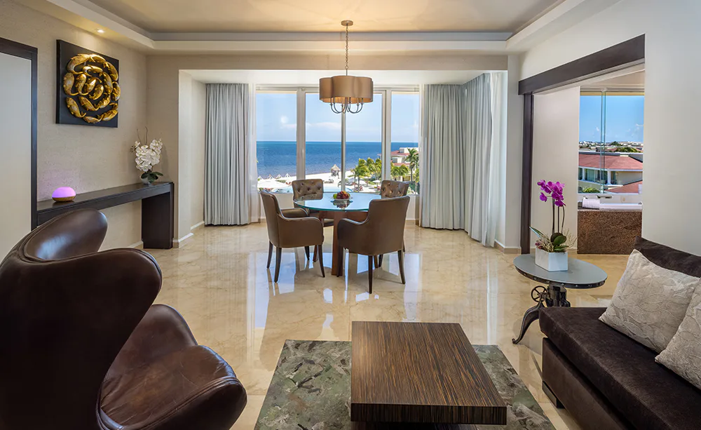 Superior Governor Suite