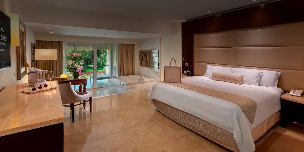 Grand Honeymoon Suite